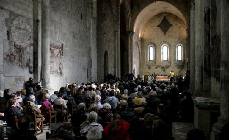 Digne-les-Bains (AFP). Crash A320: cérémonie religieuse à Digne en hommage aux victimes 
