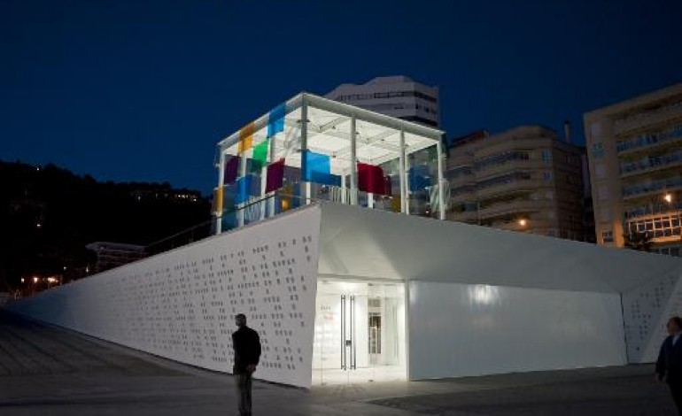 Málaga (Espagne) (AFP). Espagne: un nouveau concept, le Centre Pompidou provisoire, à Malaga
