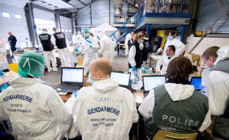 Seyne-les-Alpes (France) (AFP). Crash A320: le patient travail des équipes pour retrouver la seconde boîte noire