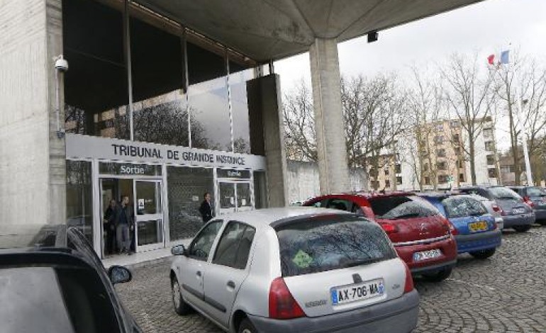 Évry (AFP). Quatre victimes, aucun mobile: l'énigmatique tueur de l'Essonne face à la justice