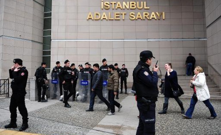 Istanbul (AFP). Turquie: 22 militants d'extrême gauche arrêtés après la prise d'otage meurtrière d'Istanbul