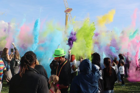 Carnaval de Cherbourg-en-Cotentin. Spectacles, lancers de confettis, défilé et feu d'artifice : le week-end s'annonce festif