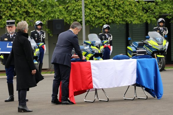 [Vidéo] Caen. Hommage à Belaïd Allek : le gendarme mort en intervention décoré à titre posthume par Gérald Darmanin