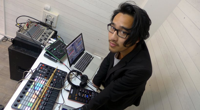 Sun Jun, artiste du label 3WD Records a donné un concert electro-pop pour l'inauguration - Matthieu Farcy