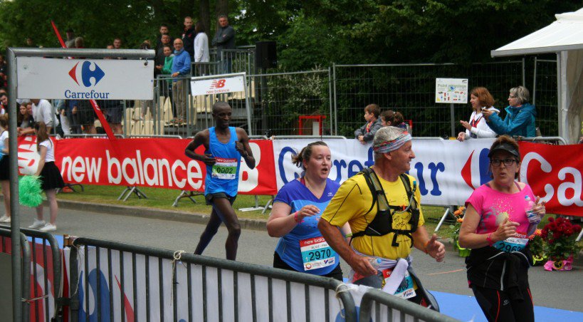 Susang Kipsang qui a effectué le trajet en 1h 14min 29sec - Victor Virette