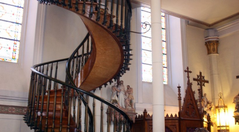 L'escalier miraculeux de la chapelle Loretto de Santa Fé (Nouveau-Mexique)