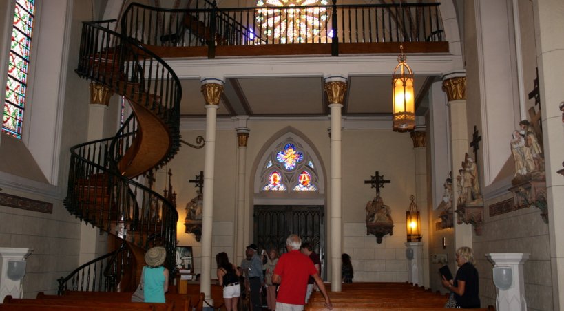 L'escalier miraculeux de la chapelle Loretto de Santa Fé (Nouveau-Mexique)