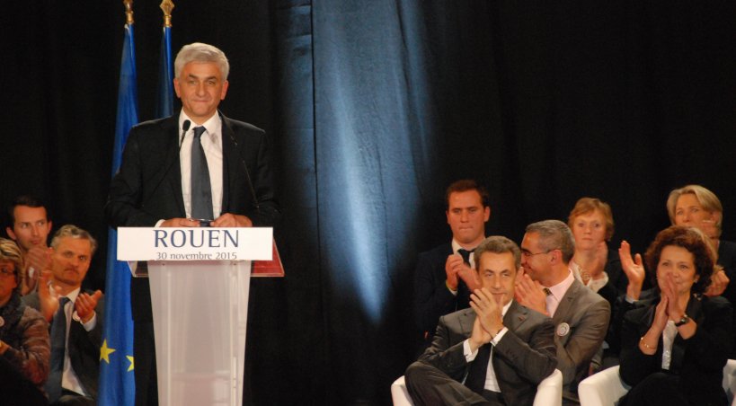 Hervé Morin et Nicolas Sarkozy côte à côte, symbole de l'union de la droite à ces élections.