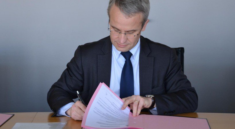 André Gautier, Président du SDIS76, signe les conventions - L.Picard / Tendance Ouest