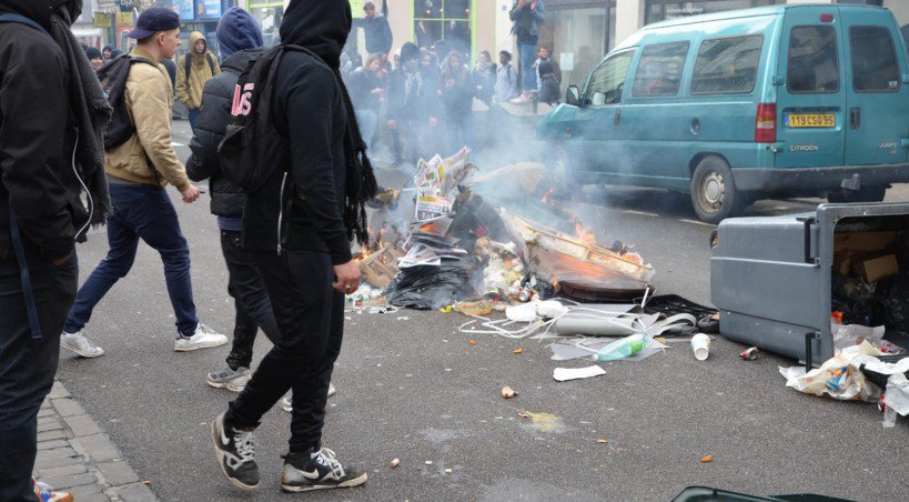 De nouveaux affrontements ont opposés jeunes et policiers au cours de l'après-midi. - Loïc Picard / Tendance Ouest