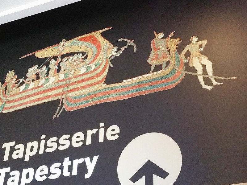 La tapisserie de Bayeux accueille la première émission de Tendance Ouest  "Sur les traces de Guillaume". - Tendance Ouest