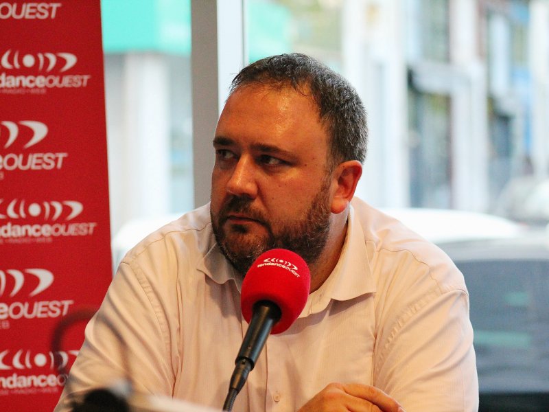 Pierre-Emmanuel Lebrun, directeur de l'académie des langues, a pu poser des questions au candidat Fillon. - Tendance Ouest