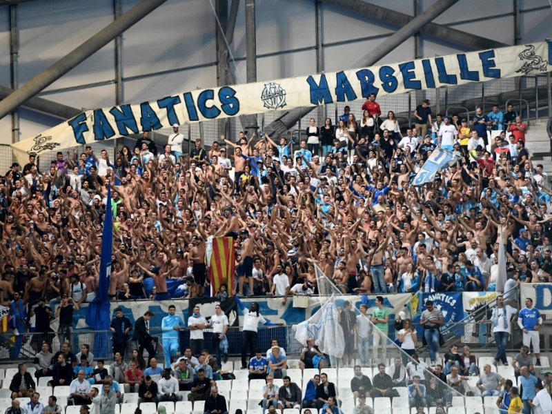 Des supporters de l'Olympique de Marseille, le 25 septembre au Vélodrome face à Nantes - ANNE-CHRISTINE POUJOULAT [AFP]