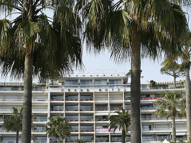 Vue extérieure en date du 11 mai 2015 du "Grand Hôtel" à Cannes - LOIC VENANCE [AFP]