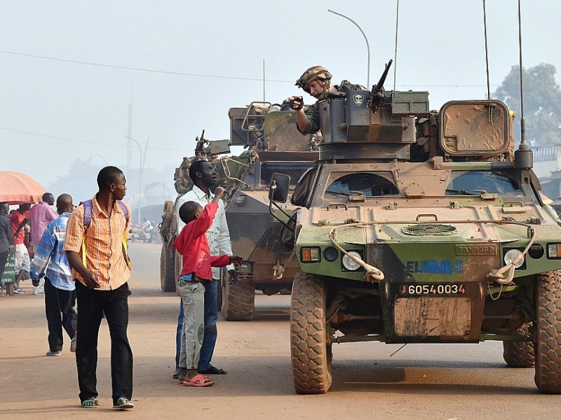 Patrouille de la mission Sangaris à Bangui, en Centrafrique, le 14 février 2016 - ISSOUF SANOGO [AFP/Archives]