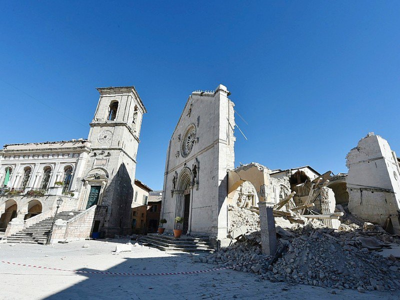 La basilique détruite de Saint-Bénédicte à Norcia, dans le centre de l'Italie, le 31 octobre 2016 - ALBERTO PIZZOLI [AFP]