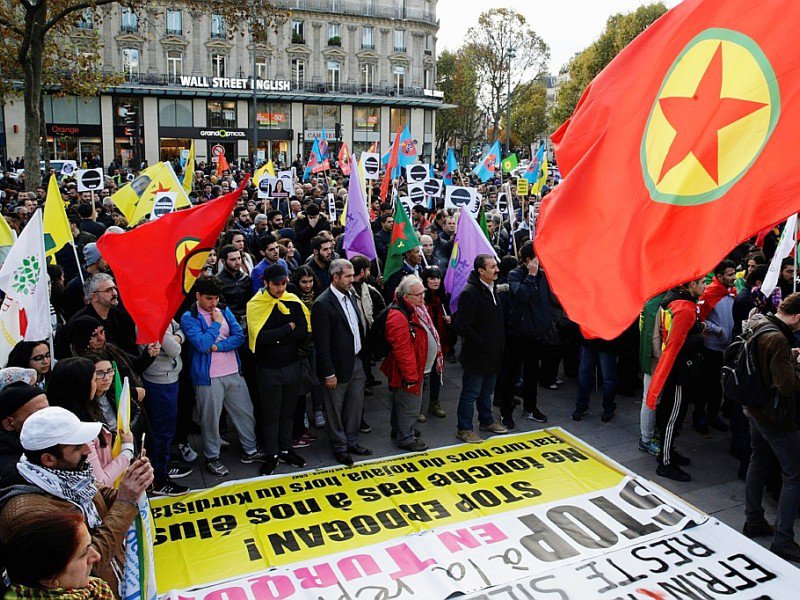 Manifestation Place de la République à Paris le 5 novembre 2016 pour dénoncer l'arrestation de responsables prokurdes en Turquie - GEOFFROY VAN DER HASSELT [AFP]