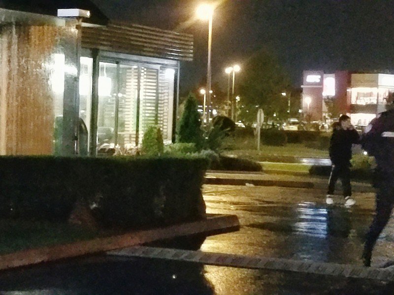 Alerte à la bombe : Intervention de la police dans un fast-food à Mondeville (Calvados) - Jean-Michel Perreau