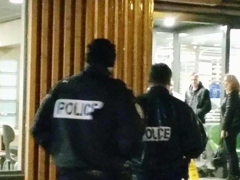 Alerte à la bombe : Intervention de la police dans un fast-food à Mondeville (Calvados) - Jean-Michel Perreau