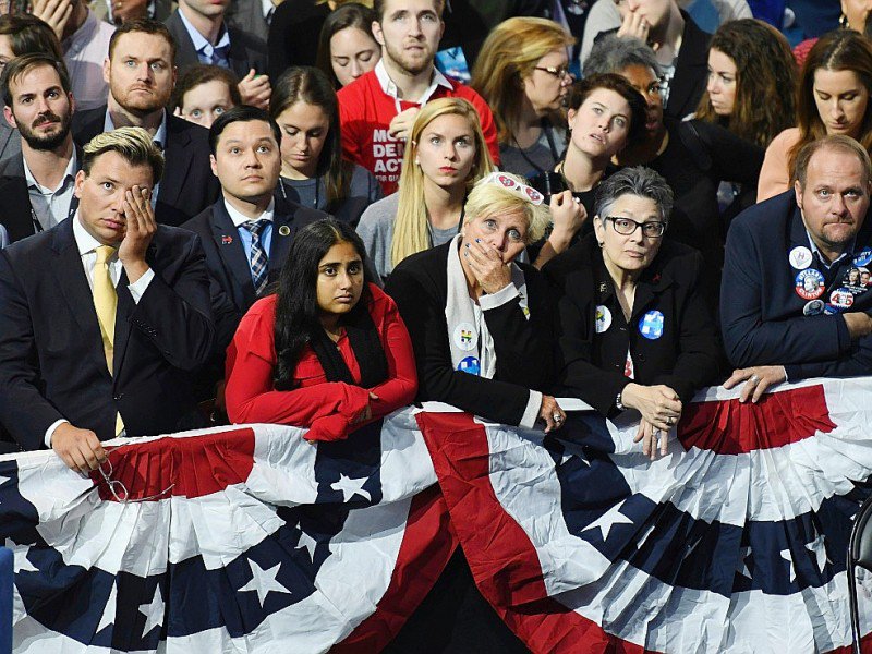 Des partisans de Hillary Clinton, à l'annonce des résultats de la présidentielle, le 8 novembre 2016 au Javits Convention Center à New York - ANGELA WEISS [AFP]