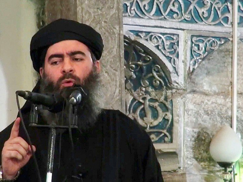 Capture d'écran d'une video de propagande diffusée le 5 juillet 2014 par al-Furqan Media montrant Abu Bakr al-Baghdadi à Mossoul lors de la proclamation du  califat - - [AL-FURQAN MEDIA/AFP/Archives]