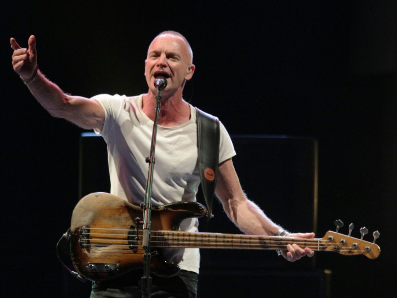 Le chanteur et compositeur britannique Sting se produit le 18 juillet 2013 au festival de Juan-les-Pins, France - Jean-Christophe MAGNENET [AFP/Archives]