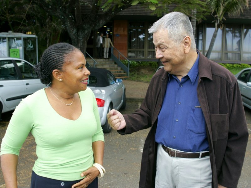 Christiane Taubira et Paul Vergès le 11 juin 2004 à Saint-Denis de la Réunion - RICHARD BOUHET [AFP/Archives]