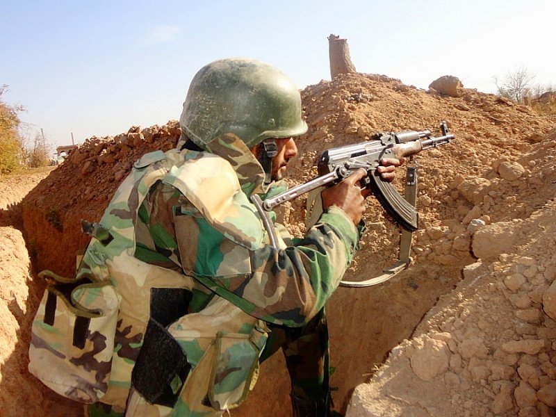 A Deir Ezzor, les lignes entre combattants ennemis ne sont distantes que d'une quinzaine de mètres - Ayham al-Mohammad [AFP]