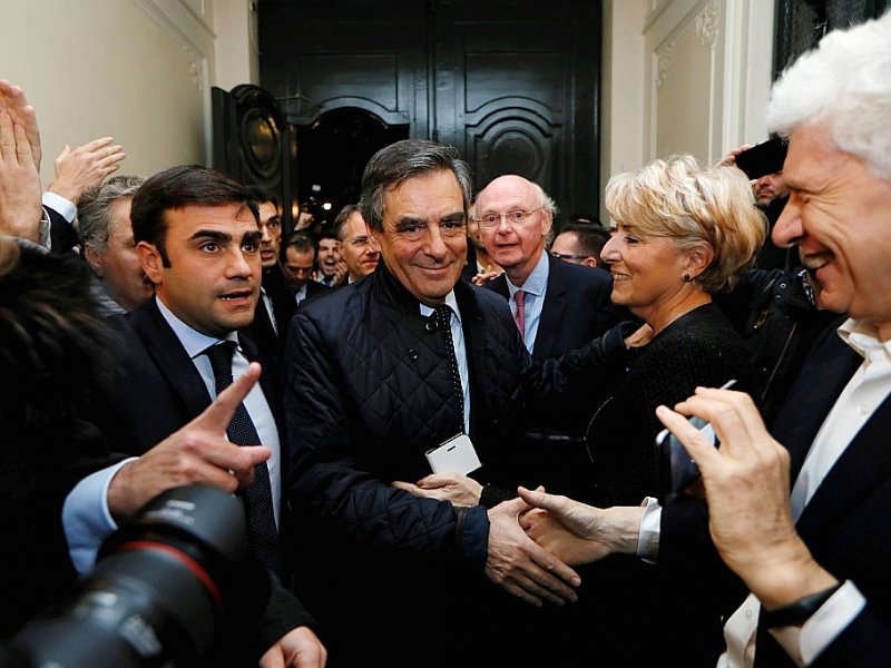 François Fillon arrive à son QG de campagne, le 20 novembre - Thomas SAMSON [POOL/AFP]