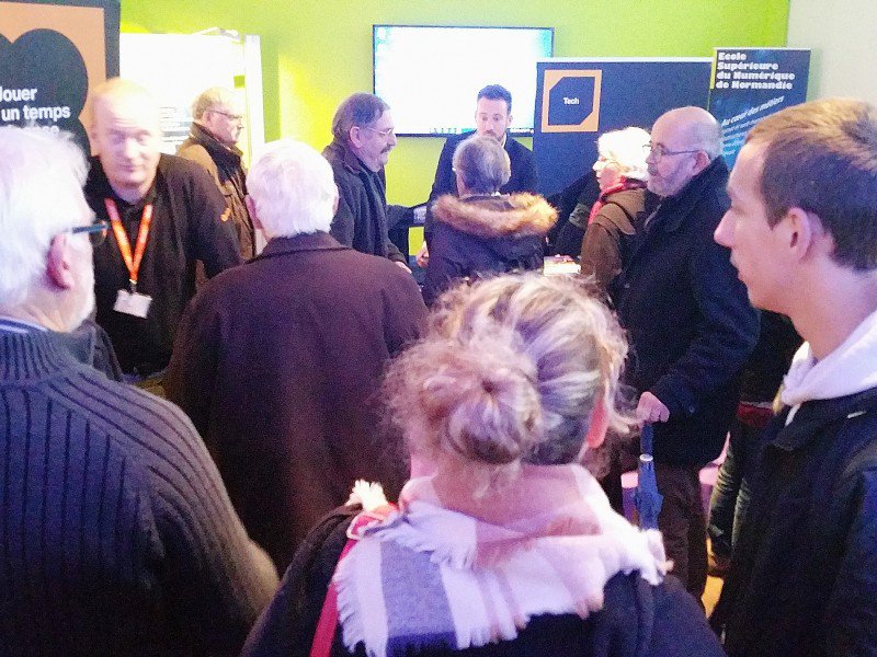 Une foule nombreuse a visité les différentes présentation du showroom de Startech Normandy. - Eric Mas