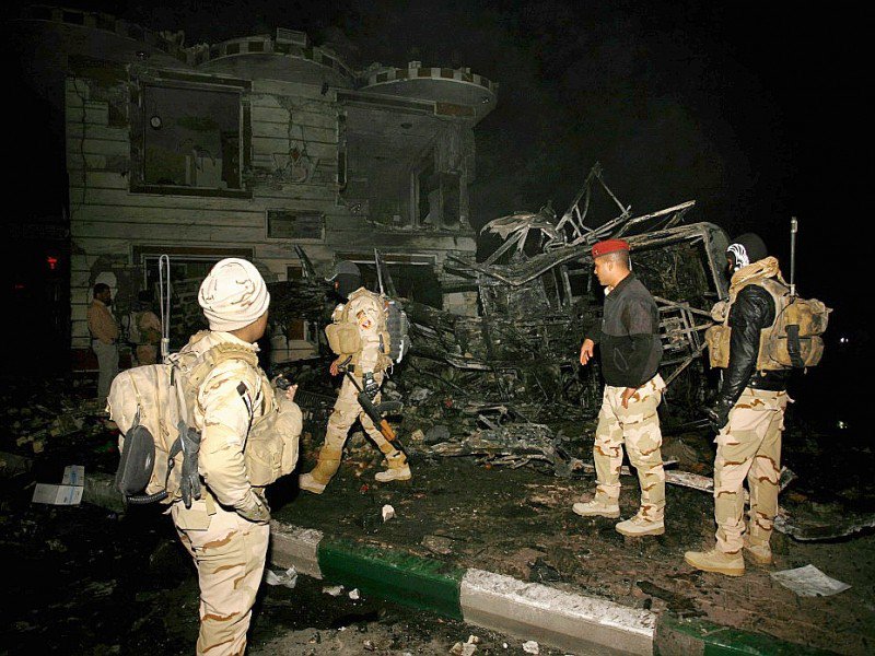 Les forces spéciales irakiennes sur le site de l'attentat-suicide à Chomali, en Irak, le 24 novembre 2016 - Haidar HAMDANI [AFP]