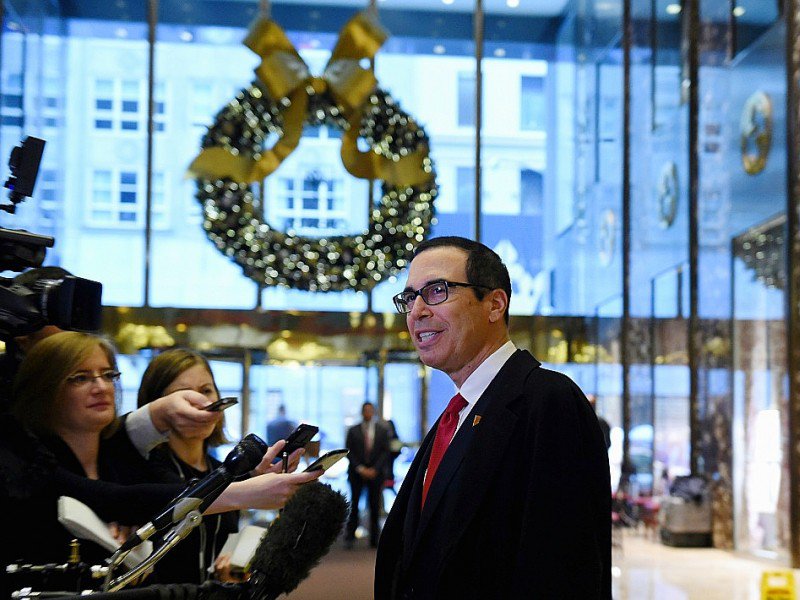 Steven Mnuchin à son arrivée  à la Trump Tower le 30 novembre 2016 à New York - TIMOTHY A. CLARY [AFP]