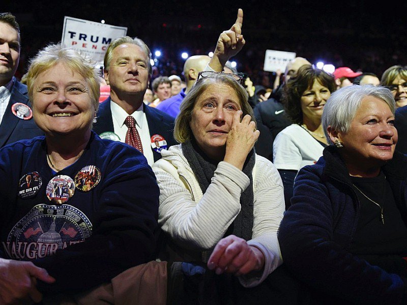 Les partisans de Donald Trump lors de son meeting le 1er décembre 2016 à Cincinnati dans l'Ohio - TIMOTHY A. CLARY [AFP]
