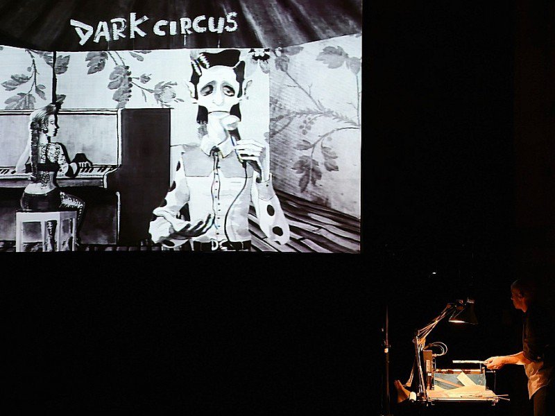 Romain Bermond pendant la répétition de la pièce "Dark Circus" de Stereoptik au festival d'Avignon le 18 juillet 2015 - ANNE-CHRISTINE POUJOULAT [AFP/Archives]