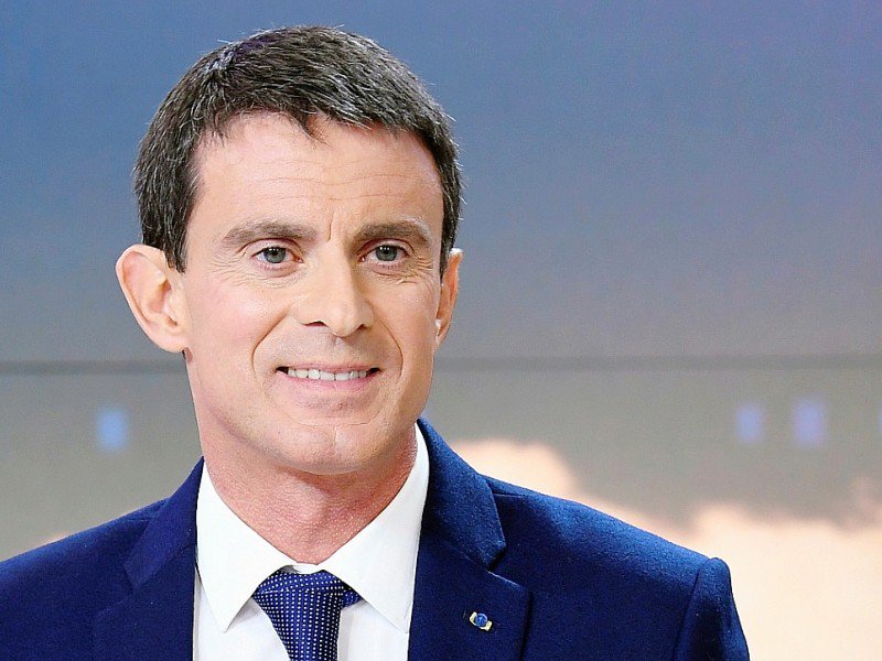 Le candidat à la présidentielle Manuel Valls intervient sur France 2 à Issy-les-Moulineaux, près de Paris, le 6 décembre 2016 - Lionel BONAVENTURE [AFP]