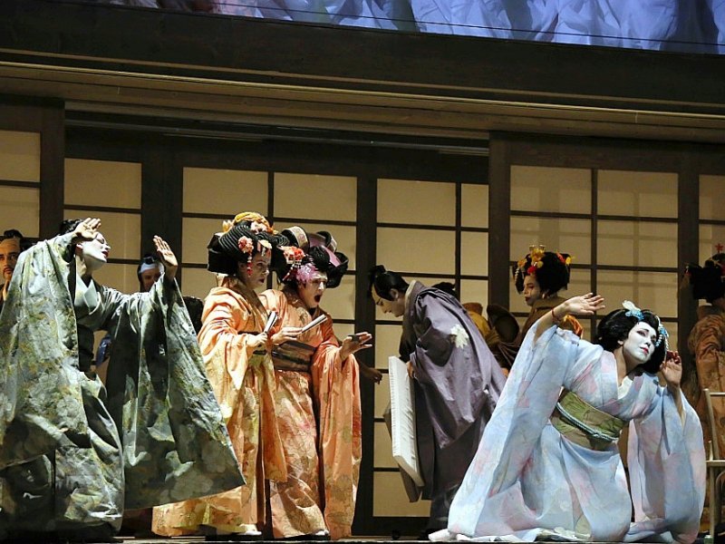 Acteurs et chanteurs lors d'une répétition de "Madame Butterfly" de Giacomo Puccini à la Scala de Milan, le 23 novembre 2016 - HO [BRESCIA - AMISANO - TEATRO ALLA SCALA/AFP]