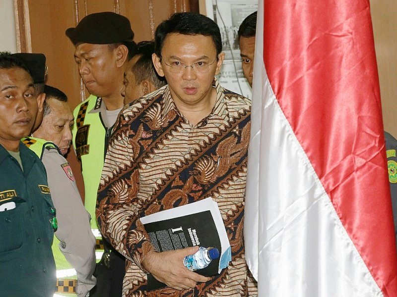 Le gouverneur chrétien de Jakarta Basuki Tjahaja Purnama, accusé de blasphème, arrive au tribunal à Jakarta le 13 décembre 2016 - Tatan SYUFLANA [POOL/AFP]