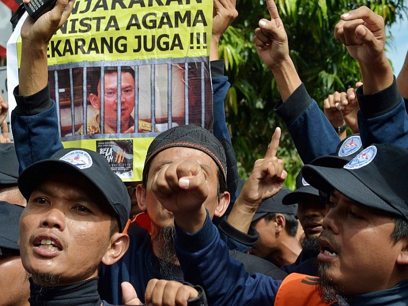 Des milliers de musulmans manifestant le 13 décembre 2016 à Jakarta réclamant l'incarcération du gouverneur - Adek BERRY [AFP]