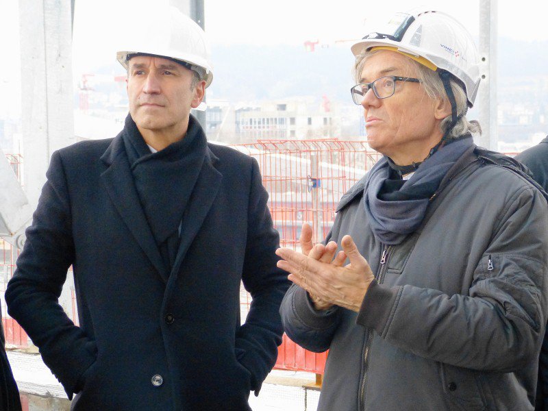 Frédéric Sanchez, président de la Métropole, à gauche, avec l'architecte Jacques Ferrier.