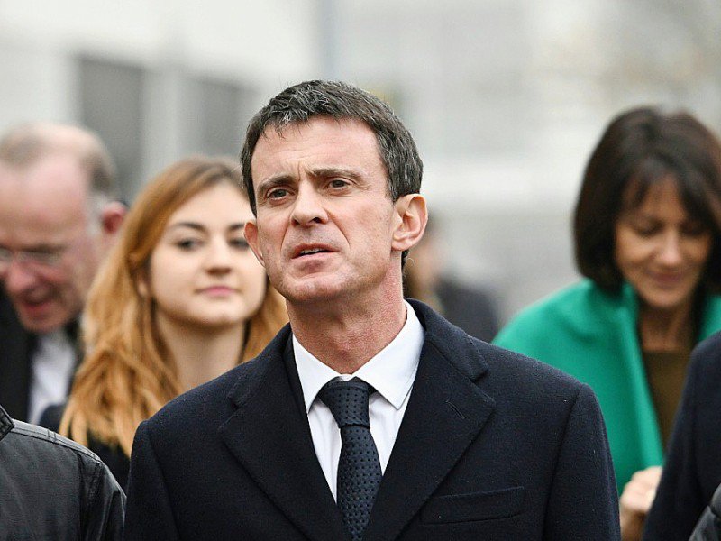 L'ancien Premier ministre et candidat à la primaire du PS, Manuel Valls, en déplacement le 15 décembre 2016 à La Rochelle - Xavier LEOTY [AFP]