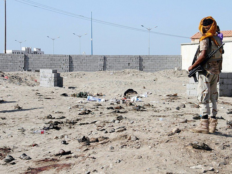 La base militaire d'al-Sawlaban à Aden après un attentat suicide, le 18 décembre 2016 - SALEH AL-OBEIDI [AFP]