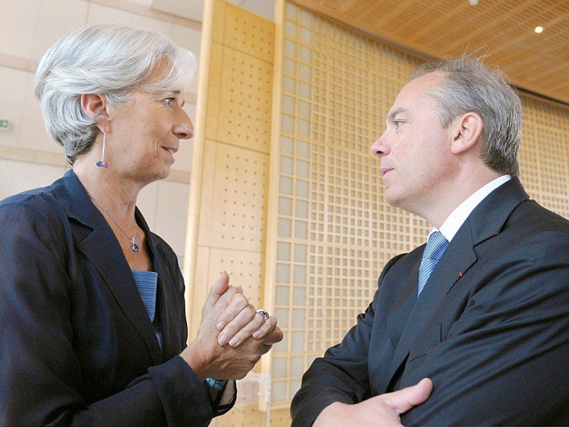 Christine Lagarde et son ex-directeur de cabinet à Bercy, Stéphane Richard, le 28 juin 2010, à Paris - ERIC PIERMONT [AFP/Archives]