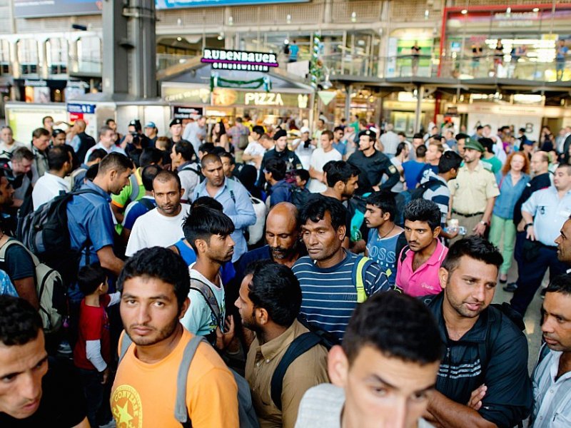 Des migrants arrivant de Hongrie à la gare de Munich le 31 août 2015 - SVEN HOPPE [DPA/AFP/Archives]