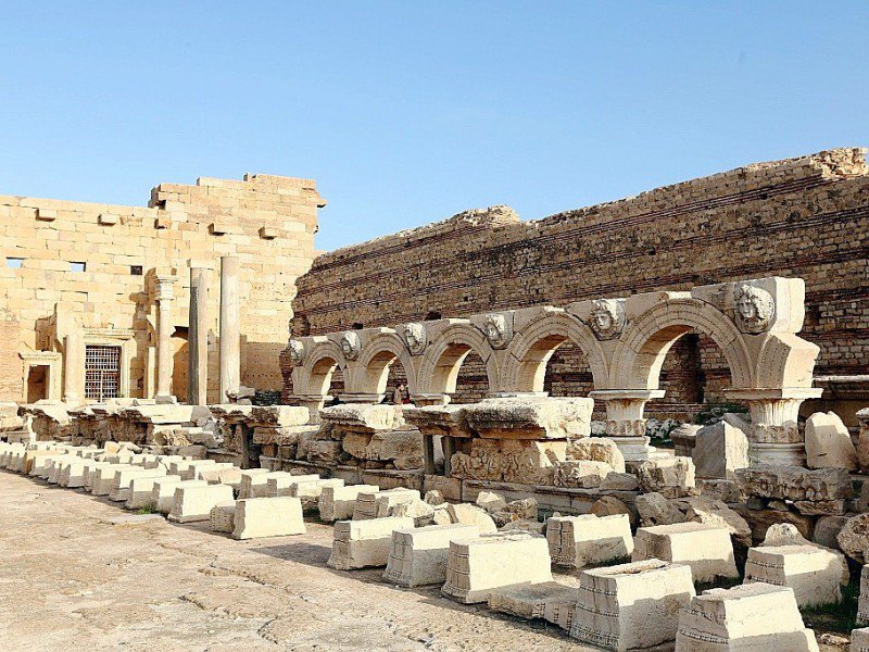 Un quartier de l'ancienne cité romaine de Leptis Magna, en Libye le 18 décembre 2016. - MAHMUD TURKIA [AFP]