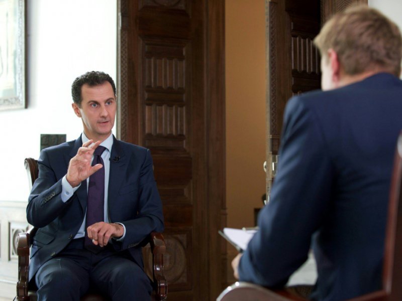 Le président syrien Bachar al-Assad interviewé par un journaliste danaois le 5 octobre 2016 à Damas - - [SANA/AFP/Archives]