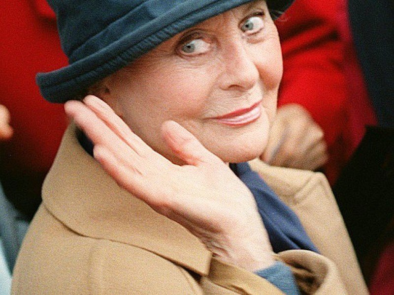 Michèle Morgan à son arrivée au Festival de Cannes, le 13 mai 1996 - ANDRE DURAND [AFP/Archives]
