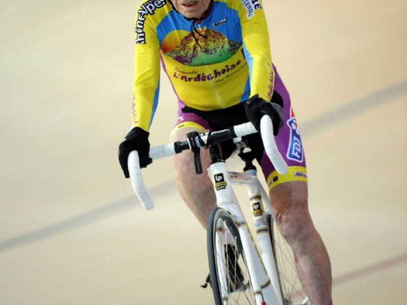Robert Marchand, le 31 janvier 2014 au vélodrome national de Saint-Quentin - LIONEL BONAVENTURE [AFP/Archives]