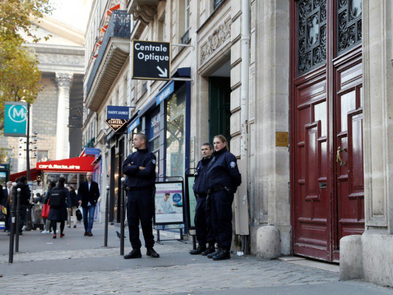 Vue en date du 3 octobre 2016 de l'entrée de la résidence hôtellière rue Tronchet à Paris où Kim Kardashian a été braquée - Thomas SAMSON [AFP/Archives]