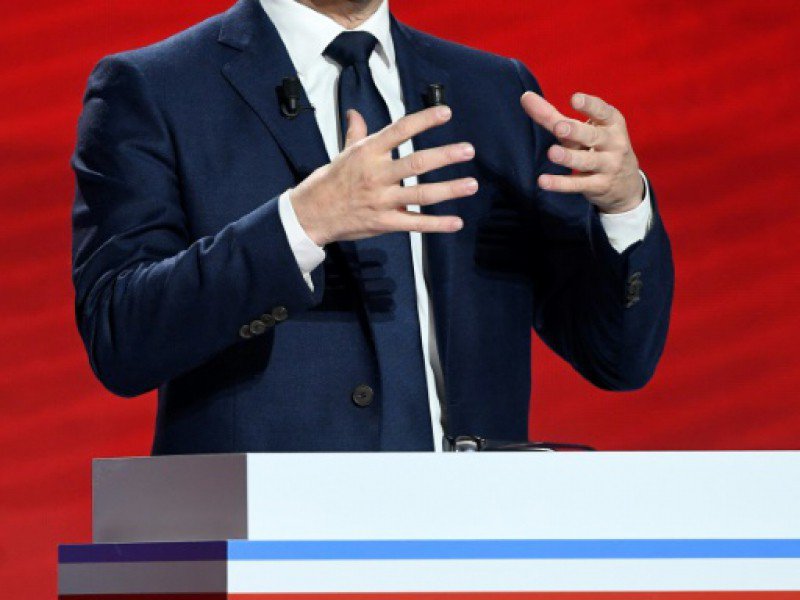 Benoit Hamon lors du deuxième débat télévisé de la primaire du PS et de ses alliés, le 15 janvier 2017, à Paris. - bertrand GUAY [AFP]