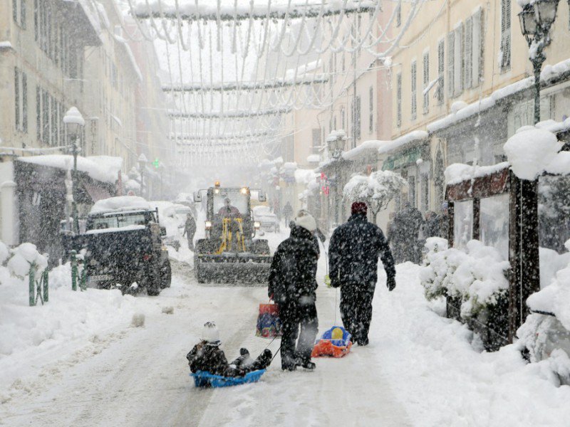 La ville de Corte sous la neige le 17 janvier 2017 en Corse - PASCAL POCHARD-CASABIANCA [AFP]